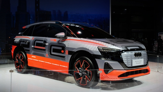 Audi koncepcija Šanhajā parādīja trīsrindu elektromobili